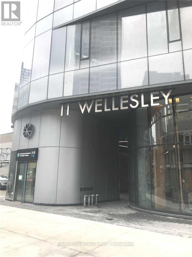 11 Wellesley St W in Toronto, ON - Building Photo - Building Photo