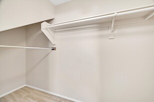 3975 N Hualapai Way in Las Vegas, NV - Building Photo