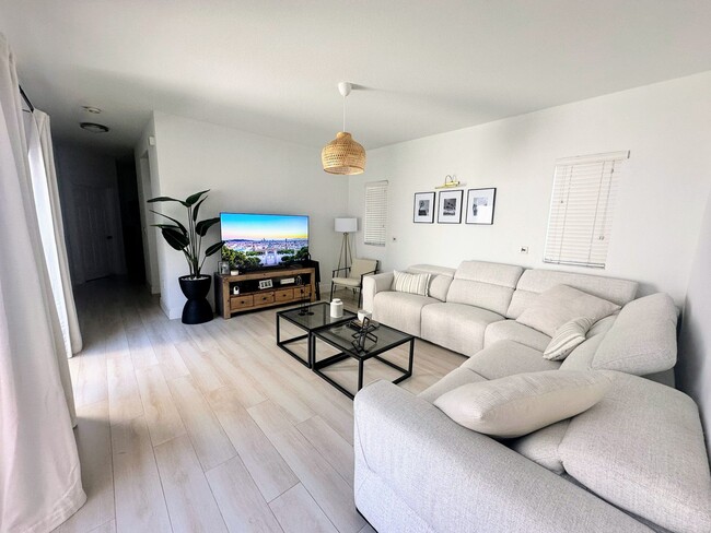 269 SE 32nd Ave in Homestead, FL - Building Photo - Building Photo
