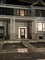 293 Lindsay St N in Kawartha Lakes, ON - Building Photo