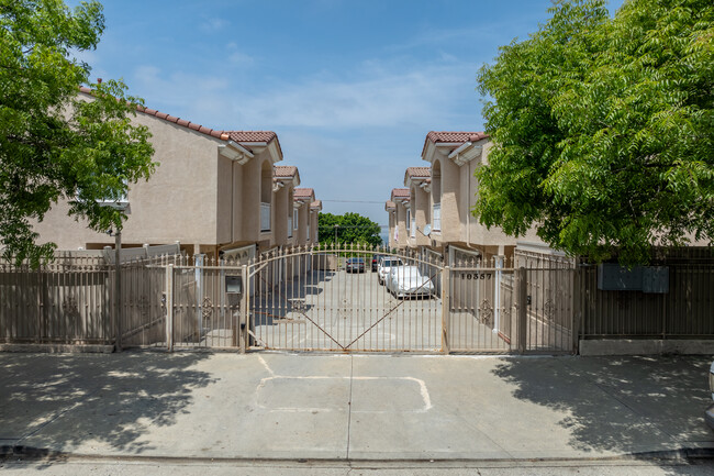 10357 Commerce AVE in Tujunga, CA - Building Photo - Building Photo