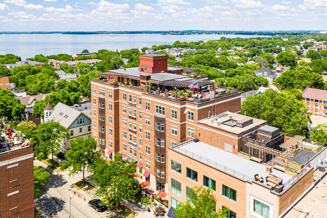 Butler Plaza in Madison, WI - Foto de edificio - Building Photo