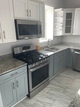 1511 N Keystone Ave in Chicago, IL - Building Photo - Building Photo