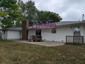 2242 E Meadow Dr in Springfield, MO - Building Photo - Building Photo