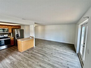 3303 W Shell Point Rd in Ruskin, FL - Building Photo - Building Photo