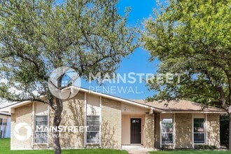 9426 Rolling Rock Ln in Dallas, TX - Building Photo - Building Photo