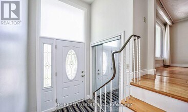 20 Greyhound Dr in Toronto, ON - Building Photo - Building Photo