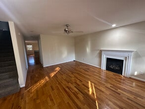 685 Garibaldi St SW in Atlanta, GA - Foto de edificio - Building Photo