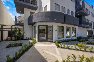 Haskell Village Apartments in Van Nuys, CA - Building Photo - Building Photo