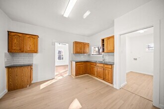 1814 Pasadena St in San Antonio, TX - Building Photo - Building Photo