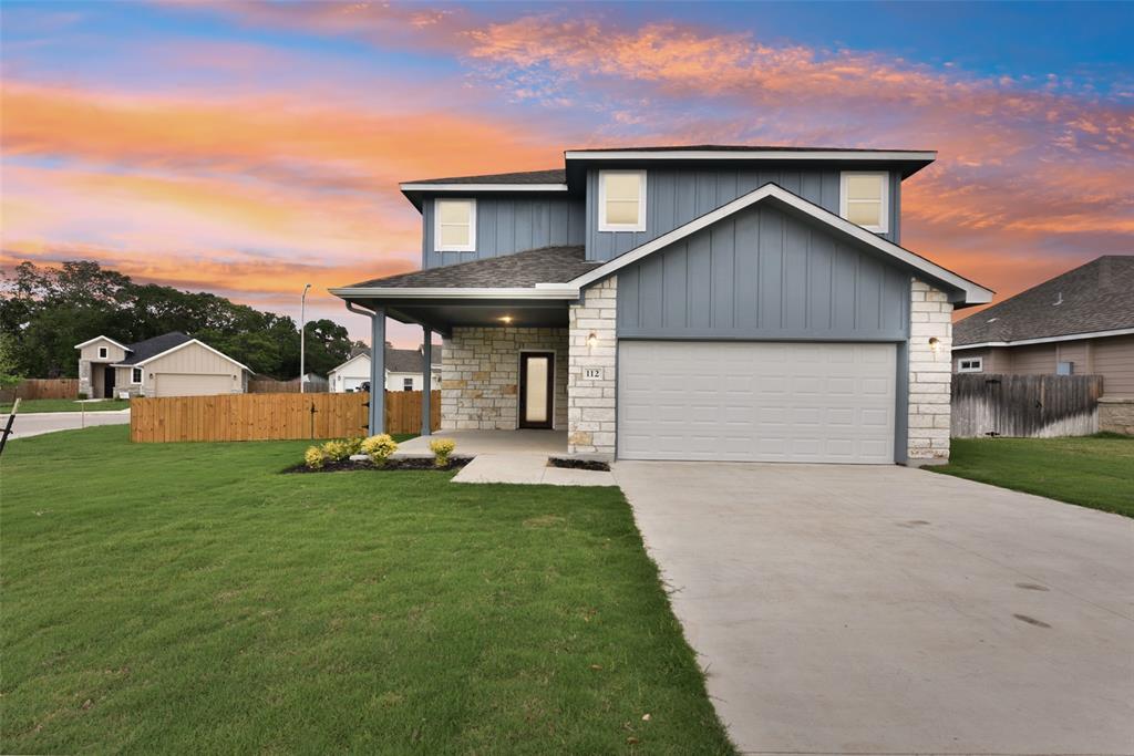 112 Callie St in Smithville, TX - Building Photo