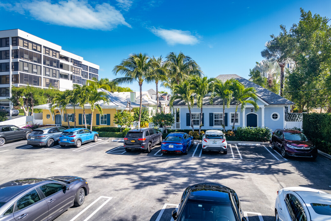 2225 S Ocean Blvd in Delray Beach, FL - Building Photo