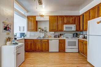 2213 S Braeswood Blvd in Houston, TX - Building Photo - Building Photo