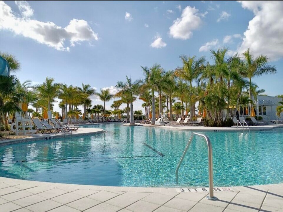 16396 Bancroft Gdns Ln in Westlake, FL - Foto de edificio