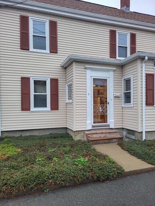 7 Pearl St-Unit -1 in Quincy, MA - Building Photo