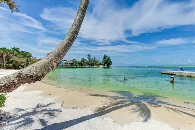 11 Sandy Cove Rd in Sarasota, FL - Building Photo - Building Photo