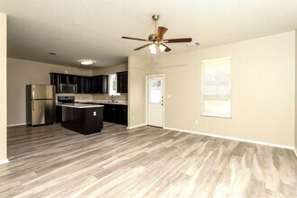 10210 Castello Cyn in San Antonio, TX - Building Photo - Building Photo