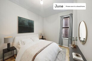 Room in Shared 3 bed/1 bath home in New York, NY - Building Photo