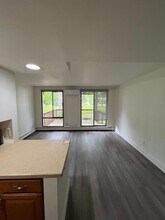 7300 W Dean Rd in Milwaukee, WI - Building Photo - Building Photo