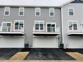 25660 W Yorkshire Dr in Plainfield, IL - Building Photo