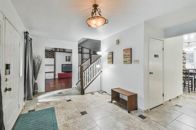 property at 12 Coralberry Rd