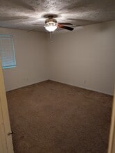 525 Hinderer Ave SW in Massillon, OH - Building Photo - Building Photo