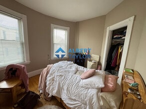 8 Sunset St, Unit 1 in Boston, MA - Building Photo - Building Photo
