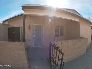 1905 Karen Sue Pl in El Paso, TX - Foto de edificio - Building Photo