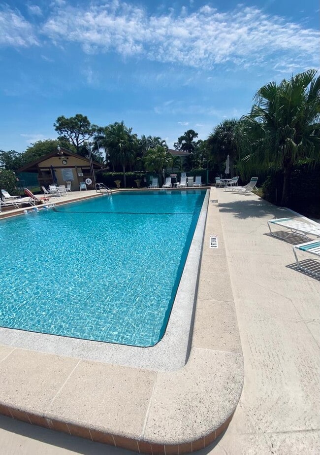 3303 Royal Canadian Trce, Unit 4 in Ft. Myers, FL - Building Photo - Building Photo