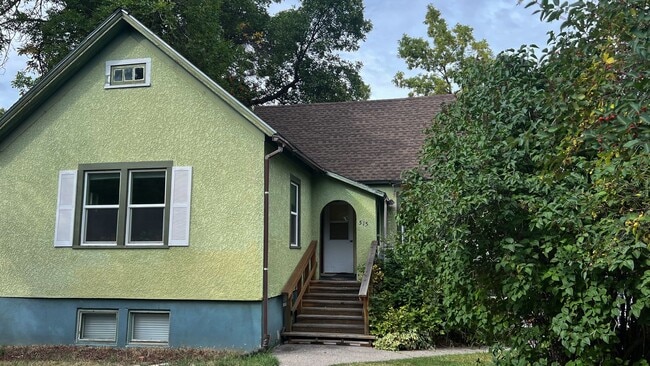 property at 515 W Harrison St