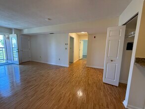 325 Franklin St, Unit 504 in Cambridge, MA - Foto de edificio - Building Photo