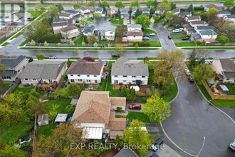 3072 Autumn Hill Crescent in Burlington, ON - Building Photo - Building Photo
