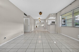5300 Washington St in Hollywood, FL - Building Photo - Building Photo