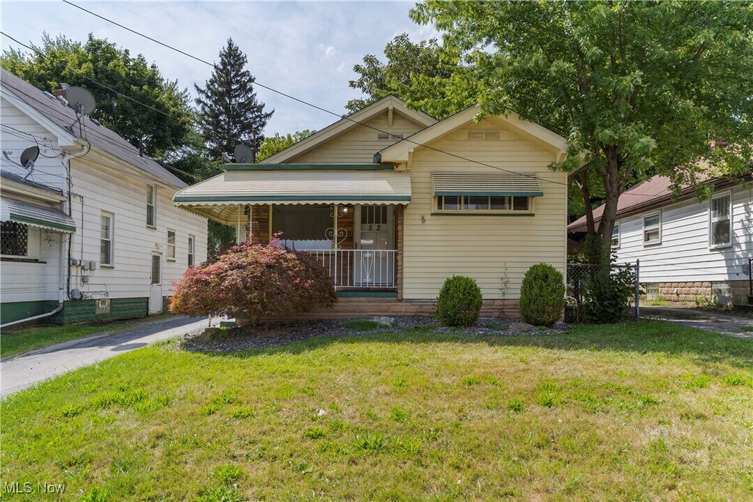 52 Rhoda Ave in Youngstown, OH - Building Photo