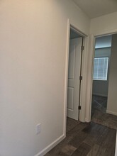 2118 W Escher Dr in Hanford, CA - Building Photo - Building Photo