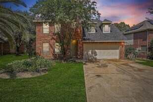 19010 Hikers Trail Dr in Humble, TX - Building Photo