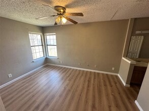 1105 Hyridge St in Round Rock, TX - Building Photo - Building Photo