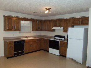 650 Old Tellico Hwy N, Unit #2 in Madisonville, TN - Building Photo - Building Photo