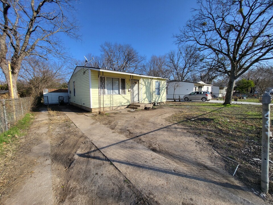 1008 S 4th St in Killeen, TX - Foto de edificio