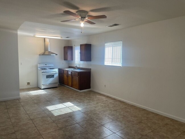 property at 705 S Brown St