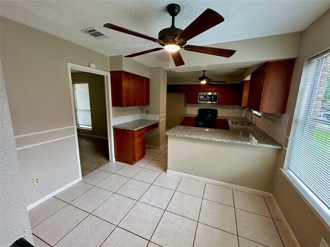 2711 Colony Dr in Sugar Land, TX - Building Photo - Building Photo