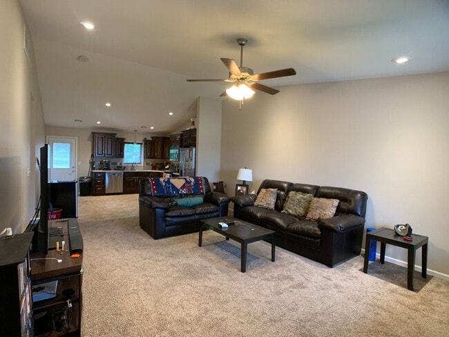 520 Highland Grove Dr in Manhattan, KS - Building Photo - Building Photo