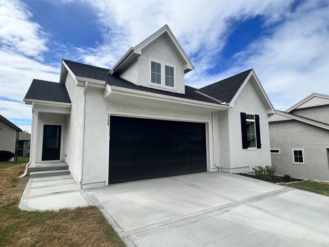 1299 SW Heartwood Dr in Lee's Summit, MO - Building Photo - Building Photo