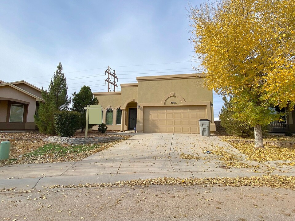 4961 Margarita Talamantes in El Paso, TX - Building Photo
