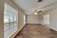 15803 Maple Manor Dr in Houston, TX - Building Photo - Building Photo