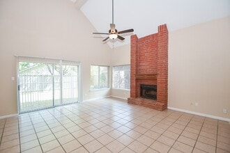 1643 Beaconshire in Houston, TX - Building Photo - Building Photo