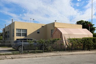 2707-2713 Georgia Ave in West Palm Beach, FL - Building Photo - Building Photo