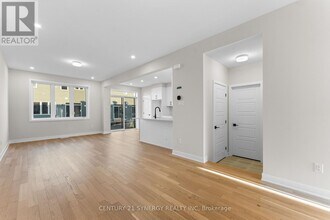 305 Cornflower Row in Ottawa, ON - Building Photo - Building Photo