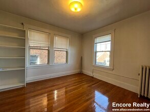 157 Summer St in Somerville, MA - Building Photo - Building Photo