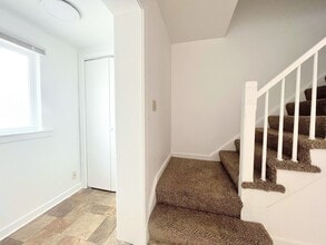 708 15th Cir in Hutchinson, KS - Building Photo - Building Photo
